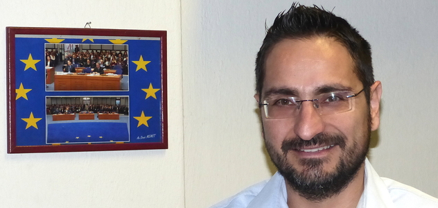 Ντενίζ Μεμέτ, δικηγόρος Κομοτηνής: Θαυμάζω όσους πάλεψαν στη ζωή χωρίς στήριξη και πέτυχαν